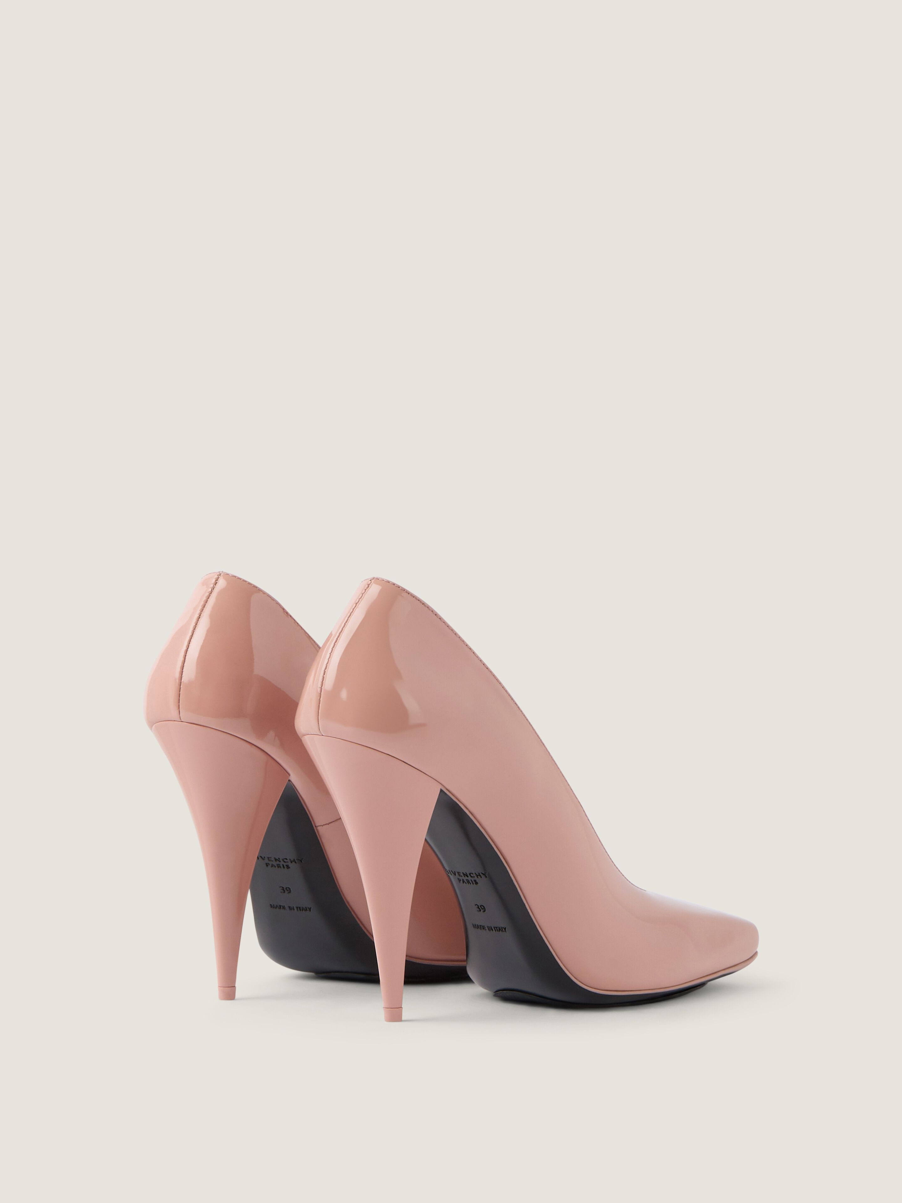 靴 Real Leather Squaretoe Gluca
Heelsandal B79C33BD-4D15-4CA5-B8BB-