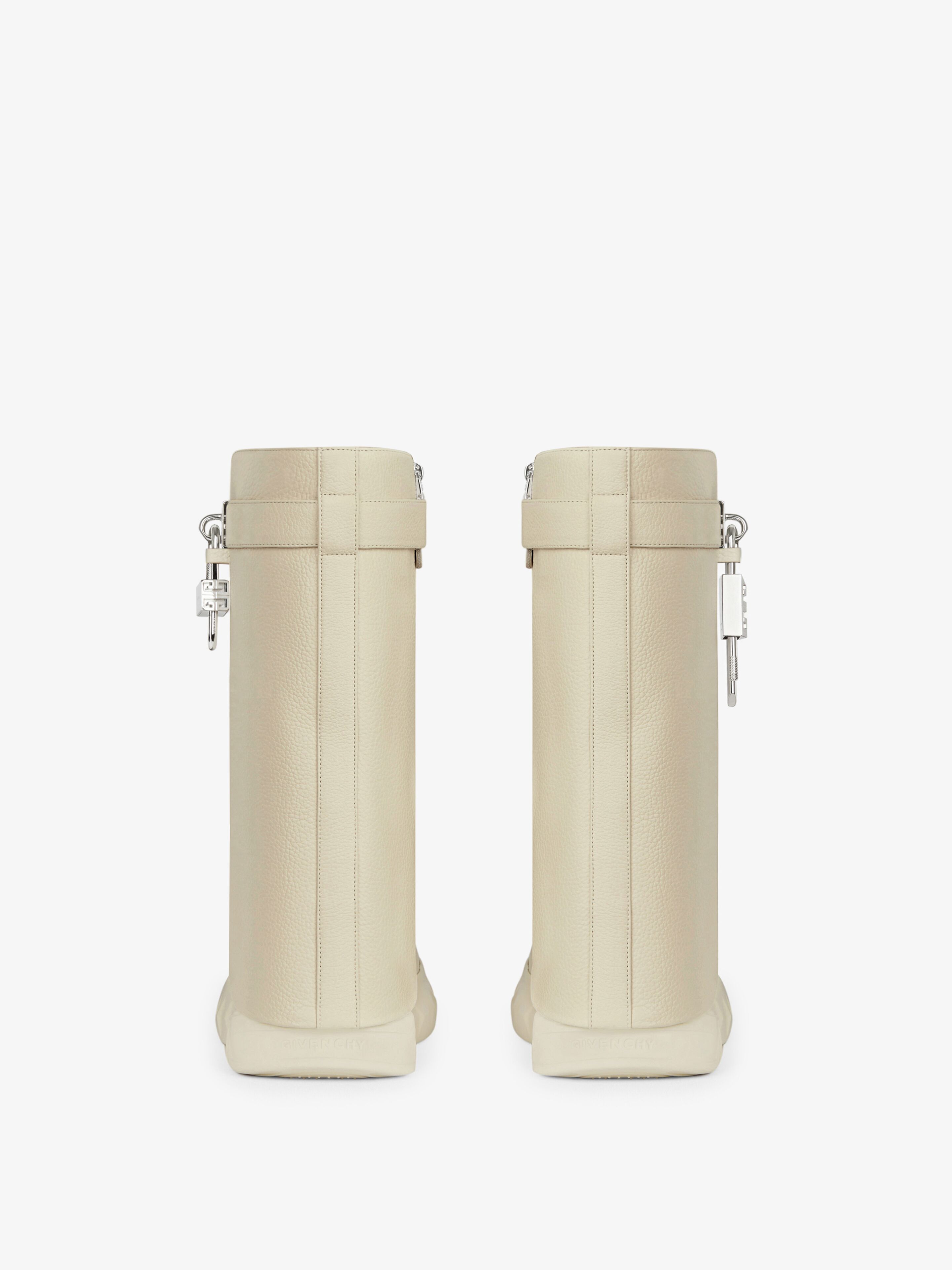 Shark Lock Biker ankle boots in grained leather in - beige