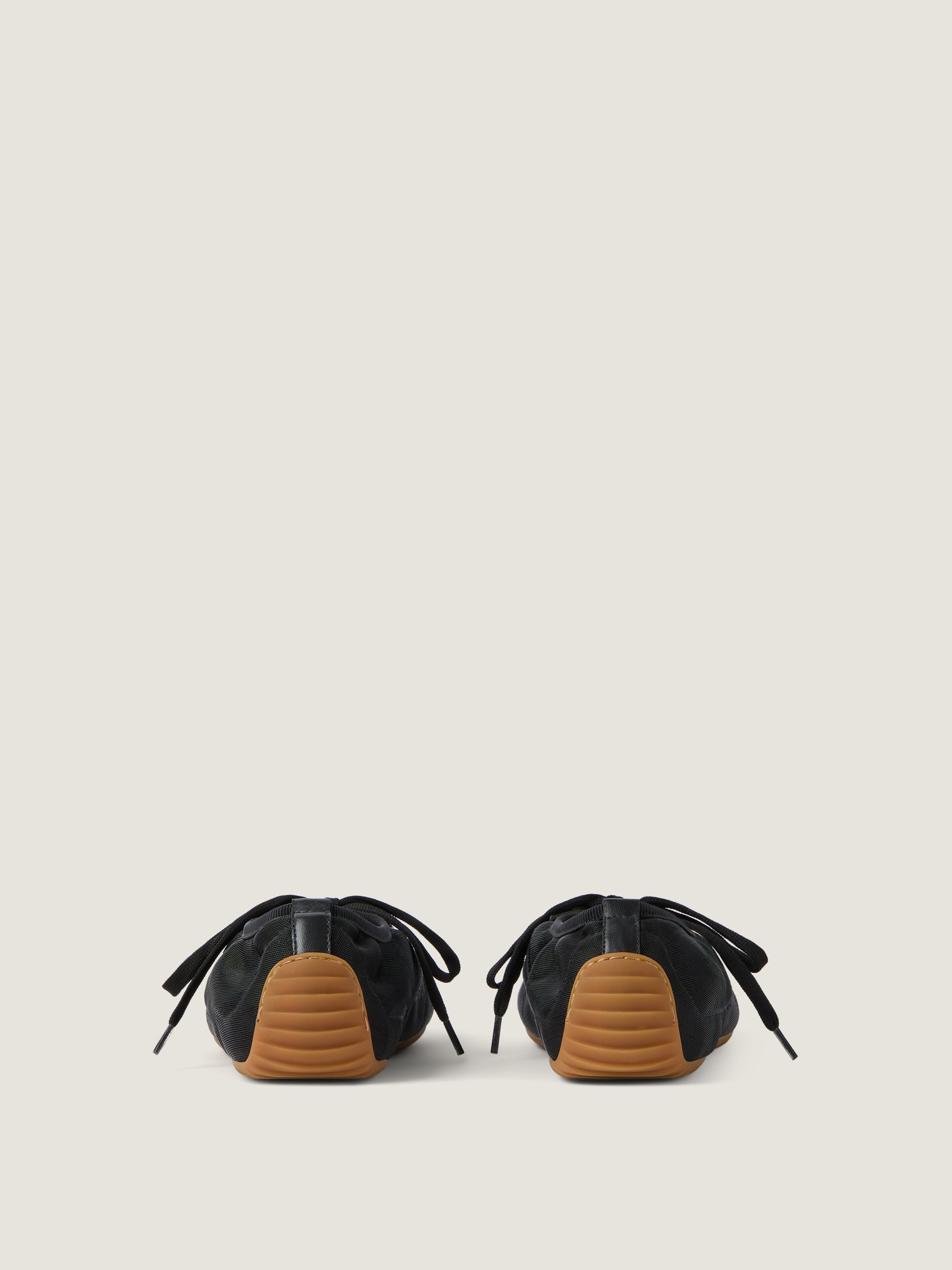 ★GIVENCHY★モノグラム 72 スニーカー レザー ランナー Givenchy G Move Sneakers in Mixed Leathers and Denim