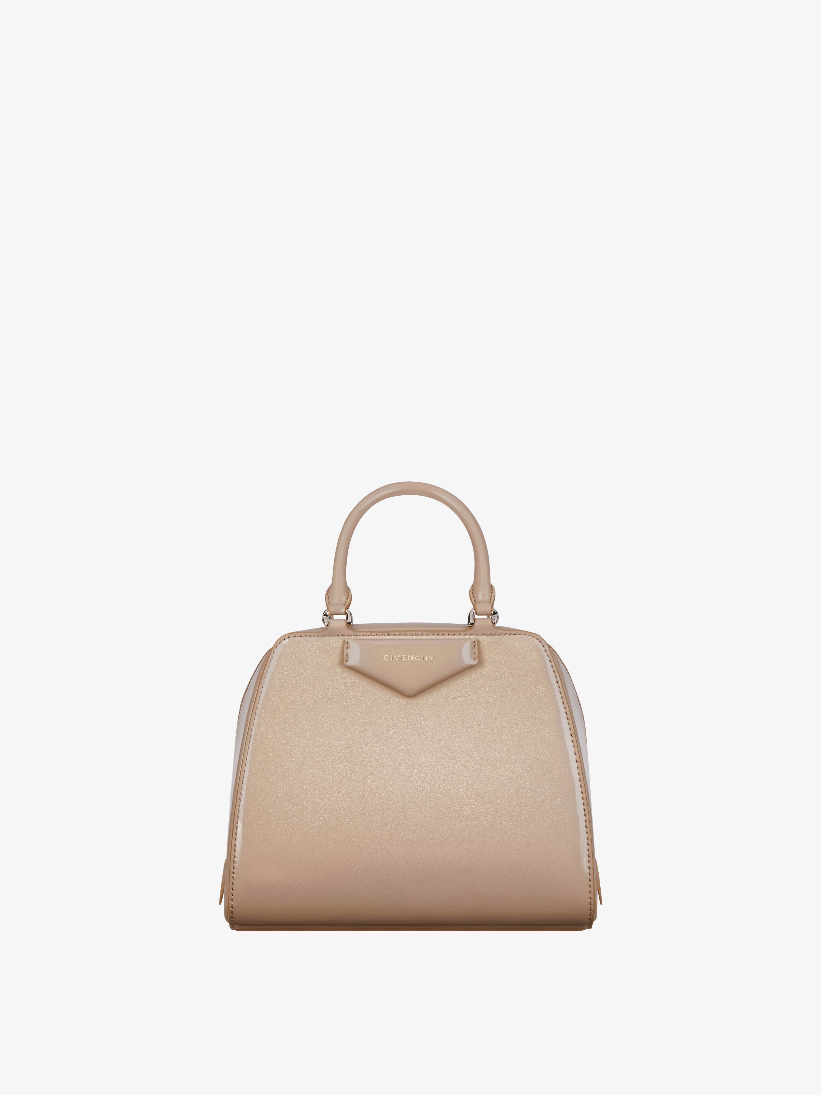 Givenchy - Sac Antigona Cube Mini En Cuir Nacré - pour Femme
