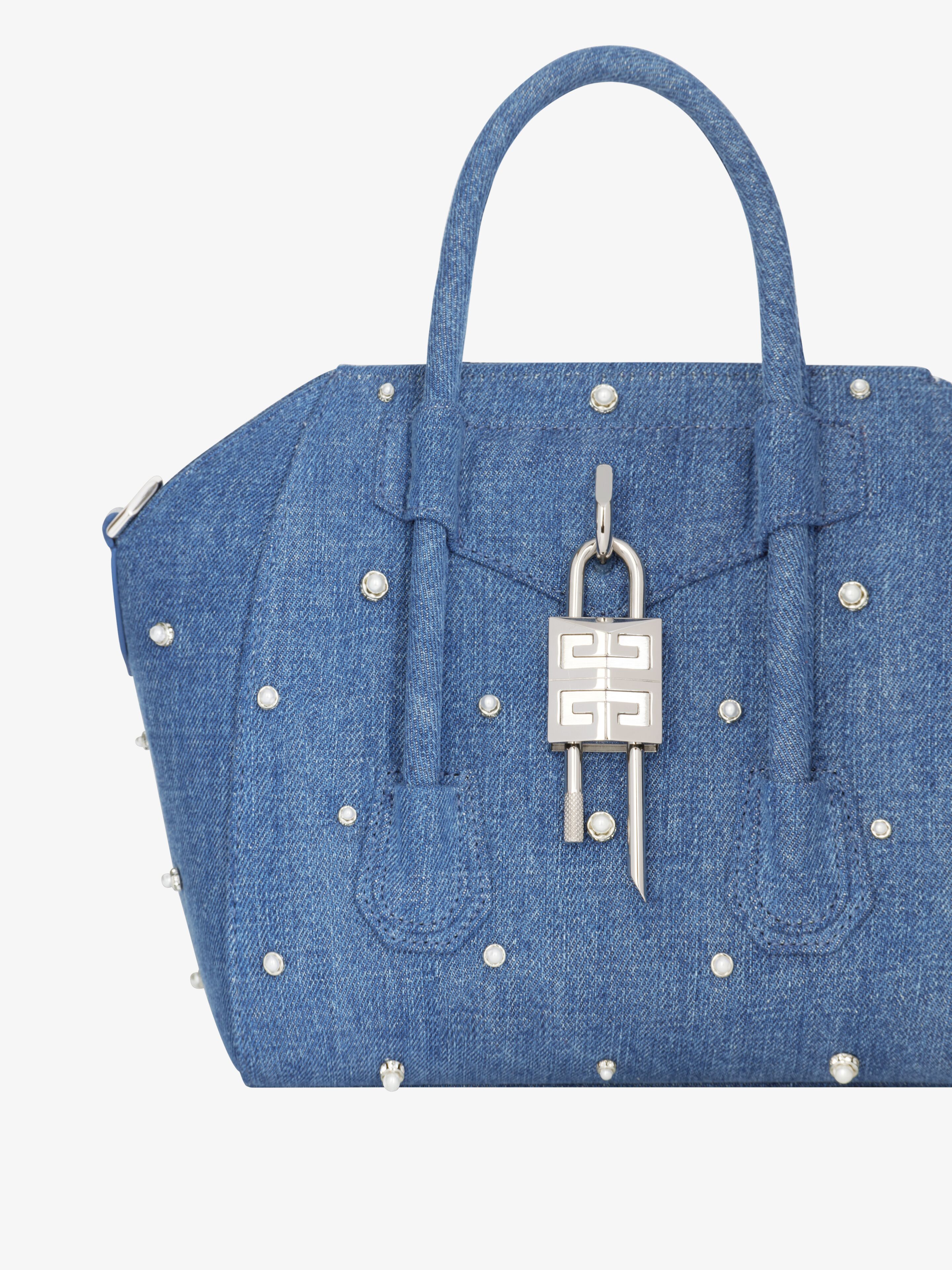 【完売必至】ジバンシィ■ANTIGONA ミニ デニムバッグ Mini Antigona Lock bag in denim with pearls in - medium blue